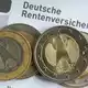 Rentnerinnen und Rentner bekommen höhere Bezüge. (Symbolbild) - Bild: Fernando Gutierrez-Juarez/dpa