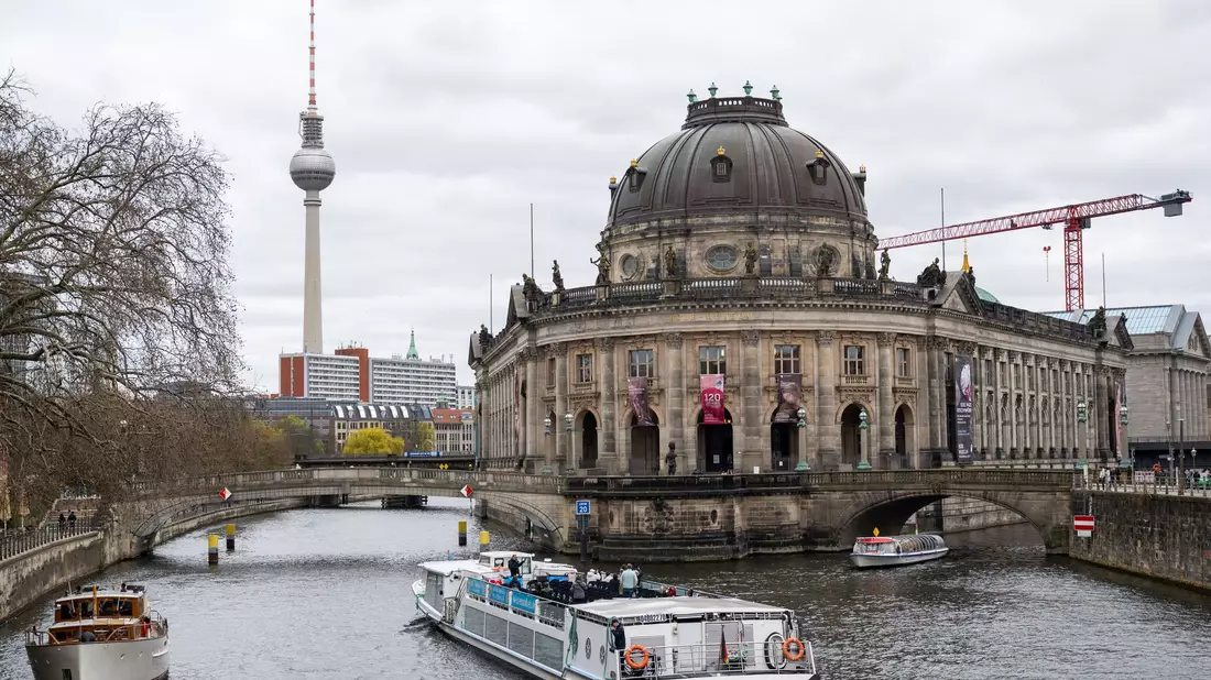 Im Bode-Museum wird das Porträt einem breiten Publikum präsentiert. - Bild: Christophe Gateau/dpa
