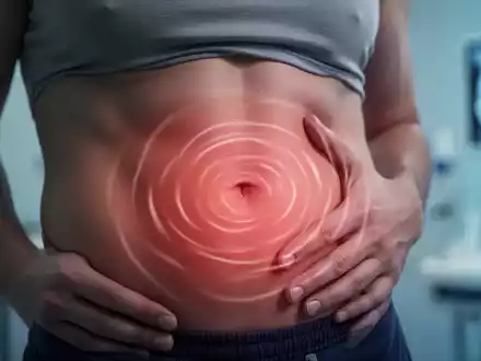 Nahaufnahme des Bauches einer Person, die auf innere Entzündungen oder Beschwerden hinweist, mit einem medizinischen Hintergrund. - Foto: über boerse-global.de