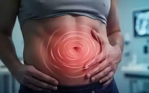 Nahaufnahme des Bauches einer Person, die auf innere Entzündungen oder Beschwerden hinweist, mit einem medizinischen Hintergrund. - Foto: über boerse-global.de