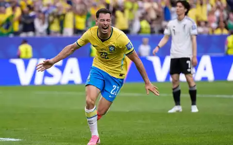 Siegtorschütze Martinelli feiert. - Foto: Ashley Landis/AP/dpa