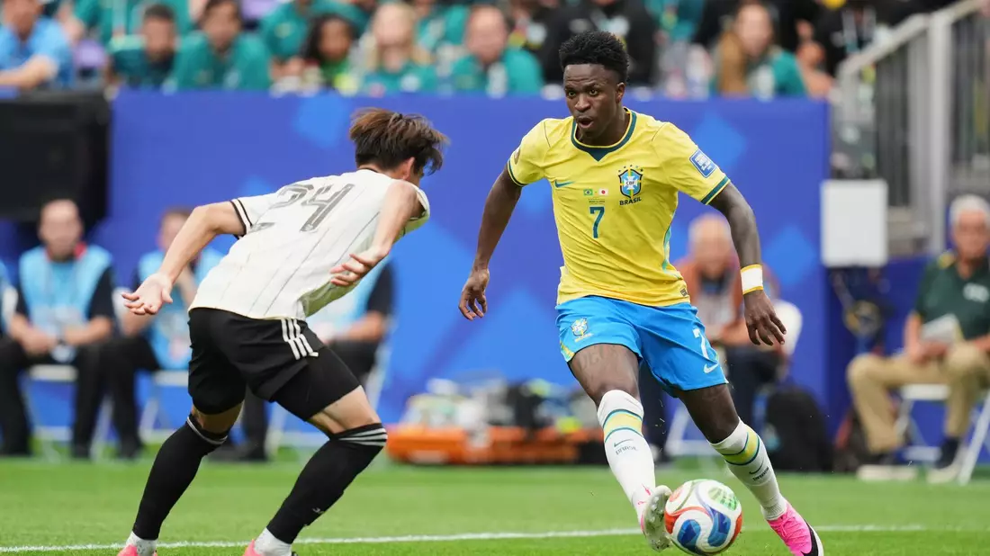 Vinícius Júnior (r.) war nicht der Siegfaktor, steigerte sich aber. - Bild: Eric Gay/AP/dpa