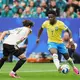 Vinícius Júnior (r.) war nicht der Siegfaktor, steigerte sich aber. - Bild: Eric Gay/AP/dpa