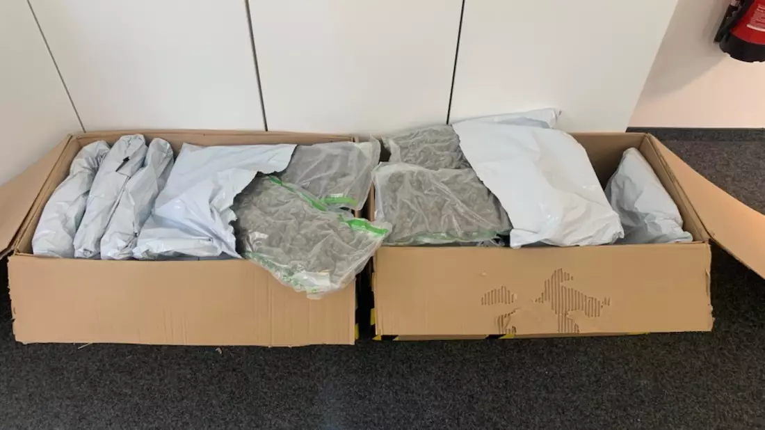 HZA-P: Zoll zieht Paketsendungen mit mehr als 25 Kilogramm Marihuana aus dem Verkehr / Zollfahndungsamt Berlin Brandenburg übernimmt die Ermittlungen - Bild: presseportal.de
