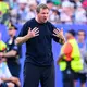 Bin ich jetzt an allem Schuld? Julian Nagelsmann gestikuliert während des Paraguay-Spiels. - Bild: Tom Weller/dpa