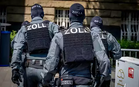HZA-DU: Wir sind der Zoll im Ruhrgebiet: 3.000 Besucher trotz Rekordhitze - Spannende Einblicke und heiße Temperaturen: Ein rundum erfolgreicher Tag - Foto: presseportal.de