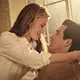 Sarah Pidgeon als Carolyn Bessette Kennedy, Paul Kelly als John F. Kennedy Jr.: Die Serie «Love Story: John F. Kennedy Jr. & Carolyn Bessette» wurde zwischen dem 13.02. und 27.03. bei Disney+ veröffentlicht. - Bild: Kurt Iswarienko/FX/Disney+/dpa