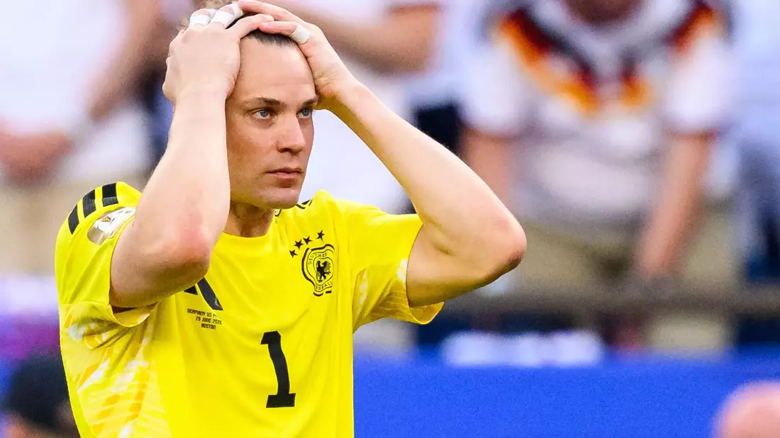 Entsetzt nach dem Aus im Elfmeterschießen: Manuel Neuer.  - Bild: Tom Weller/dpa