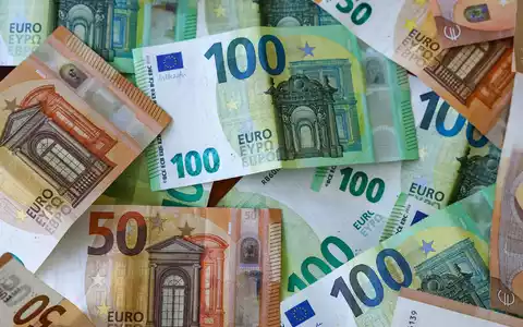 Es gab 2025 in Dollar gerechnet 2,6 Millionäre in Deutschland. (Symbolbild) - Foto: Jan Woitas/dpa