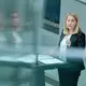 Bauministerin Verena Hubertz will leere Bürogebäude als neuen Wohnraum aktivieren. (Archivbild)  - Bild: Michael Kappeler/dpa