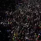 Tausende protestierten gegen illegale Migranten.  - Bild: Themba Hadebe/AP/dpa