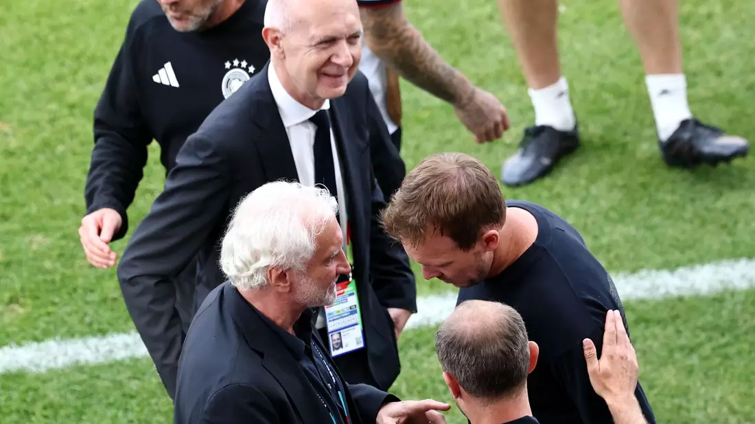DFB-Boss Bernd Neuendorf muss eine Entscheidung über die Zukunft von Julian Nagelsmann als Bundestrainer fällen.   - Bild: Christian Charisius/dpa