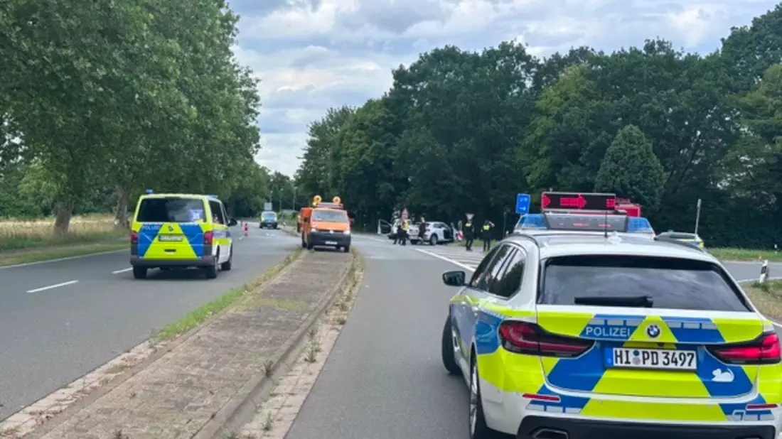 POL-HI: Verkehrsunfall mit drei Verletzten auf B243 - Bild: presseportal.de