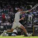 Der Belgier Alexander Blockx stellte Alexander Zverev vor Probleme. - Bild: Maja Smiejkowska/AP/dpa