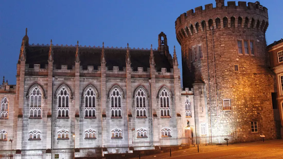 Das Dublin Castle: Hier feiern die Iren an diesem Mittwoch den Beginn ihrer EU-Ratspräsidentschaft. (Archivbild) - Bild: Christoph Driessen/dpa-tmn