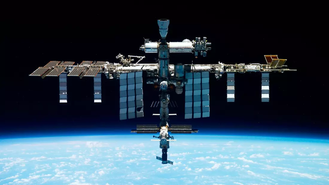 An der ISS gab es einen Außeneinsatz. (Archivbild) - Bild: -/Roscosmos State Space Corporation via AP/dpa