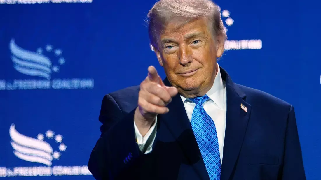 Trump verdiente Hunderte Millionen mit Krypto-Geschäften. (Archivbild) - Bild: Julia Demaree Nikhinson/AP/dpa