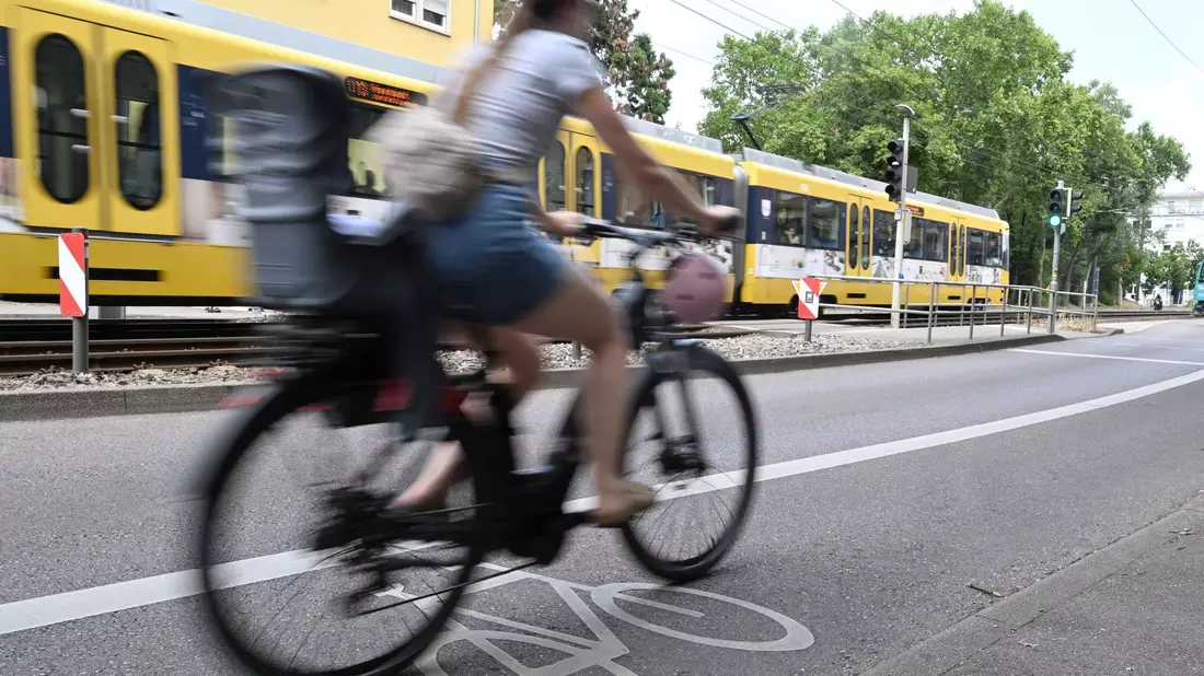 Feinstaub ist eine unsichtbare Gefahr. - Bild: Bernd Weißbrod/dpa