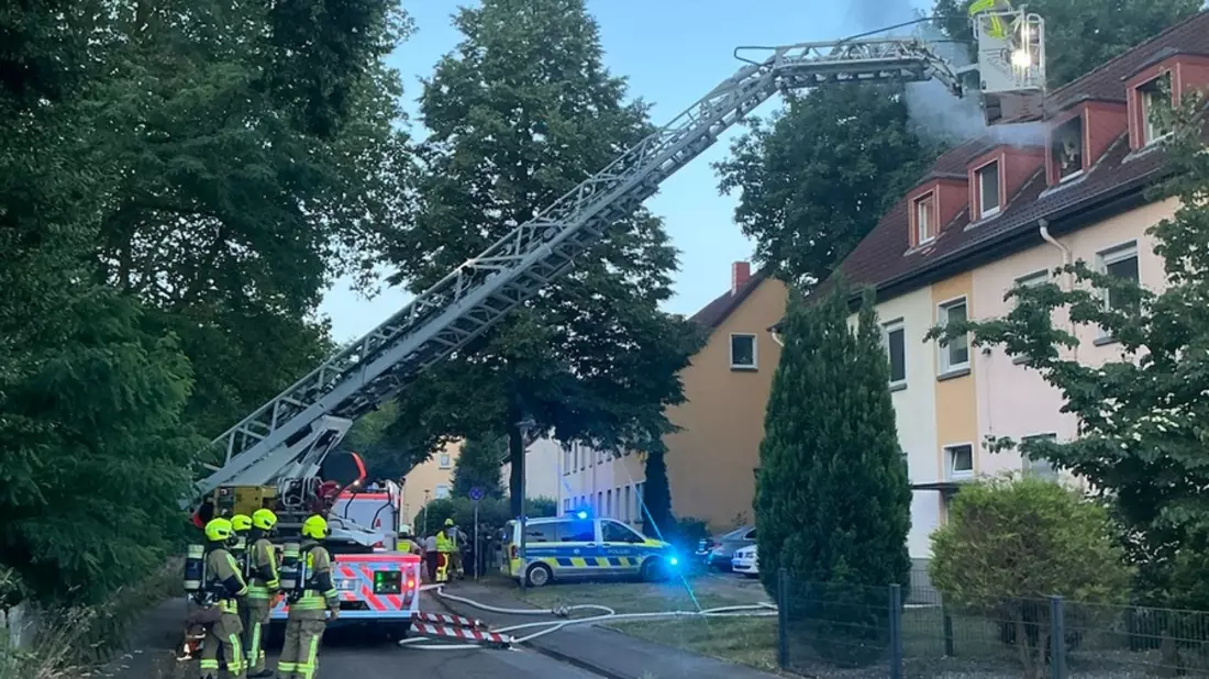 FW-BOT: Wohnungsbrand im Dachgeschoss - Bewohner verhindert Schlimmeres - Bild: presseportal.de