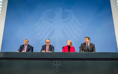 Zum Schluss dürfte es wieder eine Pressekonferenz geben. - Foto: Michael Kappeler/dpa