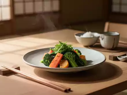 Eine ruhige japanische Essensszene mit einer kleinen Portion gesundem Essen auf einem Teller, die achtsames Essen symbolisiert. - Foto: über boerse-global.de