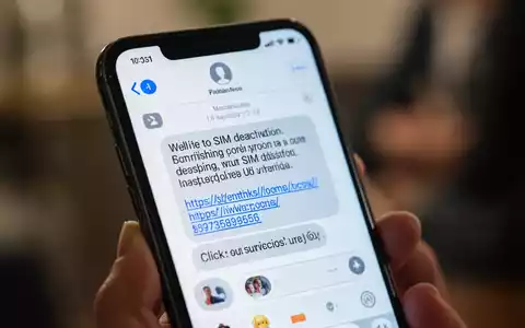 Ein Smartphone-Bildschirm zeigt eine Phishing-SMS-Nachricht über die Deaktivierung einer SIM-Karte und einen verdächtigen Link. - Foto: über boerse-global.de