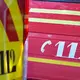 Feuerwehr und Rettungsdienst waren mit einem Großaufgebot im Einsatz. (Symbolbild) - Bild: Malin Wunderlich/dpa
