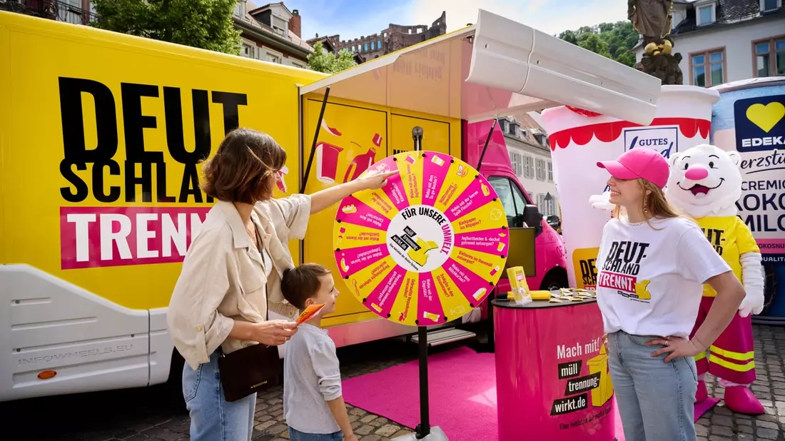 Schluss mit Fehlwürfen: Aufklärungsaktion Deutschland trennt. zieht positive Bilanz / Bundesweite Aufklärungstour motiviert Bürger*innen zu richtiger Abfalltrennung für mehr Verpackungsrecycling - Bild: presseportal.de
