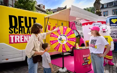 Schluss mit Fehlwürfen: Aufklärungsaktion Deutschland trennt. zieht positive Bilanz / Bundesweite Aufklärungstour motiviert Bürger*innen zu richtiger Abfalltrennung für mehr Verpackungsrecycling - Foto: presseportal.de