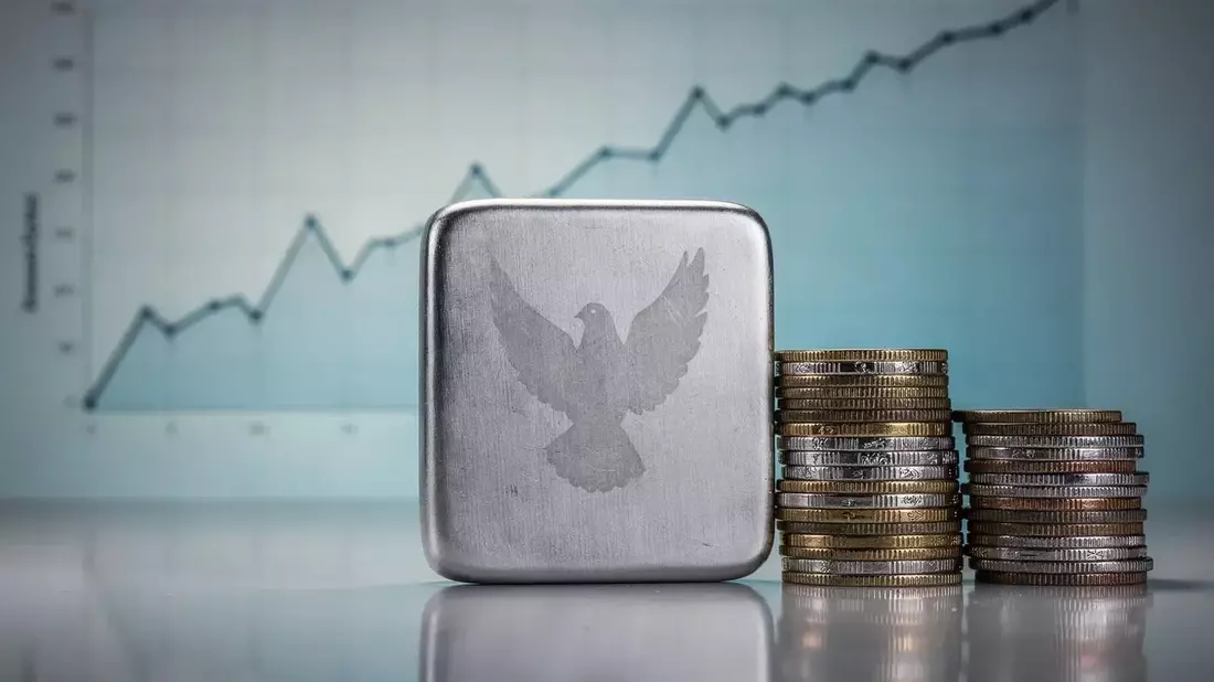 Silver Near $57.67 Amid Geopolitical Stress and Solar Demand Drop