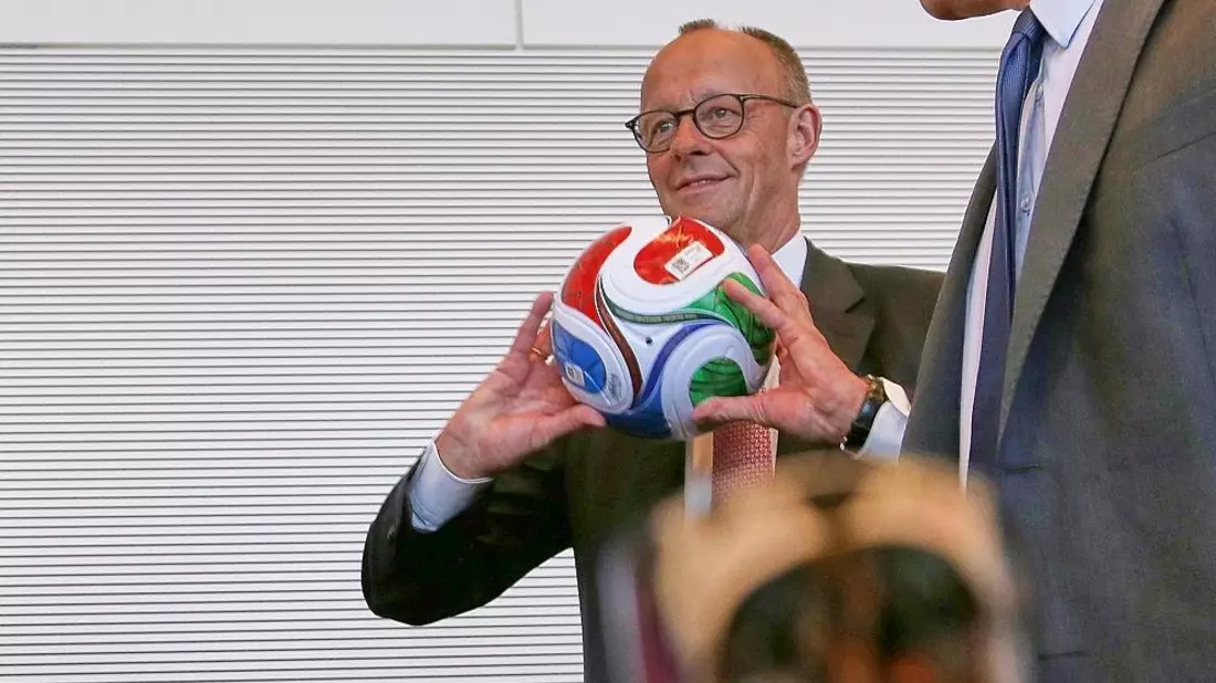 Merz will DFB keine Tipps zur Trainerfrage geben