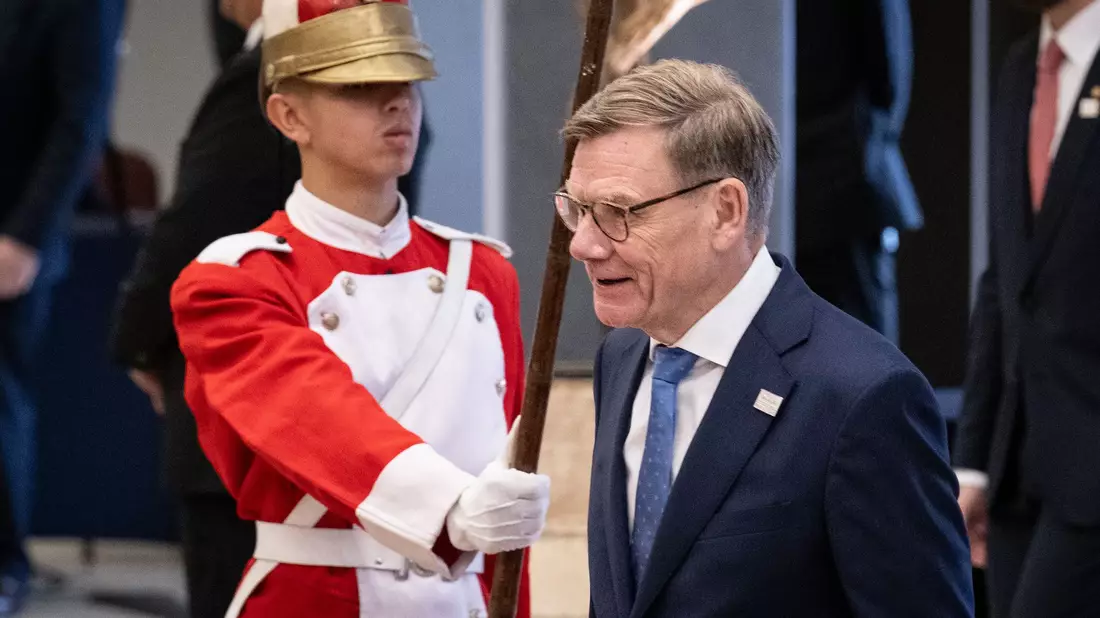 Außenminister Johann Wadephul (CDU) zum Auftakt seiner mehrtägigen Südamerikareise beim Mercosur-Gipfel in Asunción, der Hauptstadt von Paraguay. - Bild: Boris Roessler/dpa