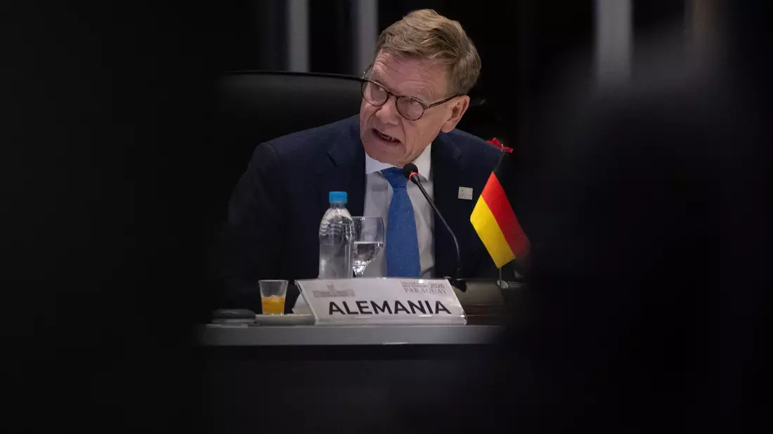Außenminister Johann Wadephul (CDU) wirbt beim Mercosur-Gipfel in Paraguay für eine verstärkte Zusammenarbeit zwischen Deutschland, Europa und Südamerika. - Bild: Boris Roessler/dpa