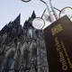 Die Tickets sind auch online erhältlich. - Bild: Rolf Vennenbernd/dpa