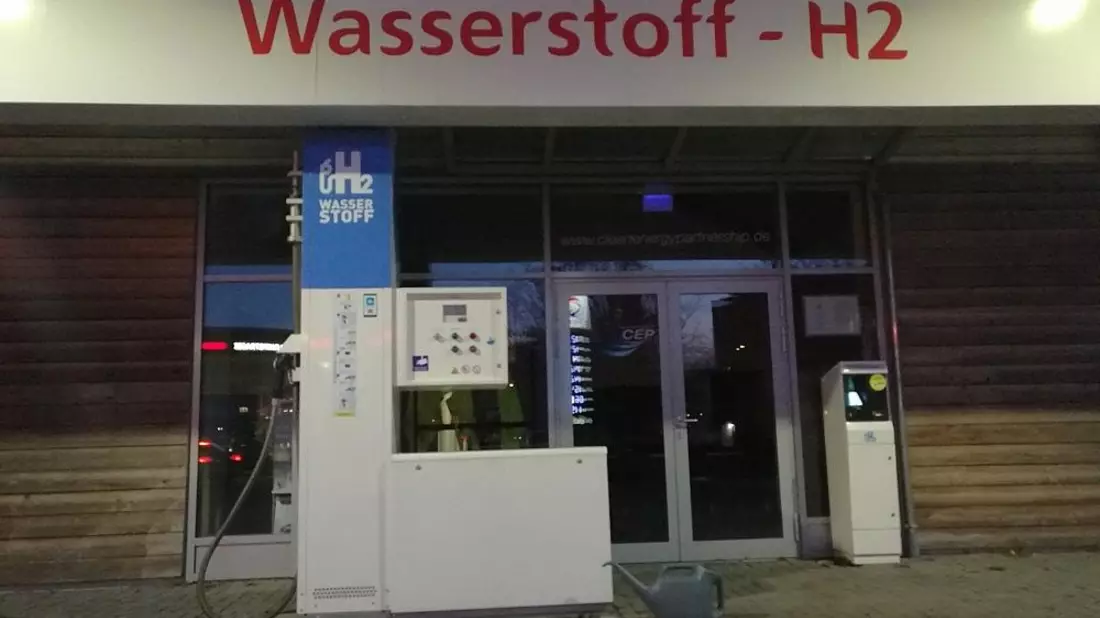 Schnieder sieht Fortschritte bei Wasserstoffnetz für Lkw