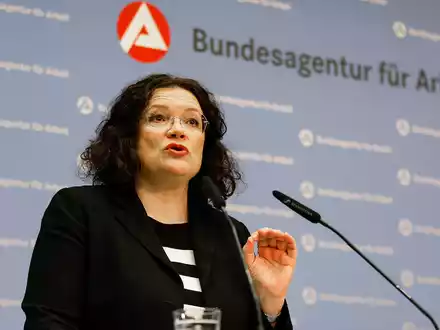 Die Vorstandsvorsitzende der Bundesagentur für Arbeit, Andrea Nahles, hält eine Erhöhung des Beitragssatzes zur Arbeitslosenversicherung für möglich (Archivbild)  - Foto: Daniel Löb/dpa