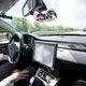 Beim automatisierten Fahren gehen Bosch und VW künftig getrennt Wege. (Archivbild) - Bild: Daniel Naupold/dpa