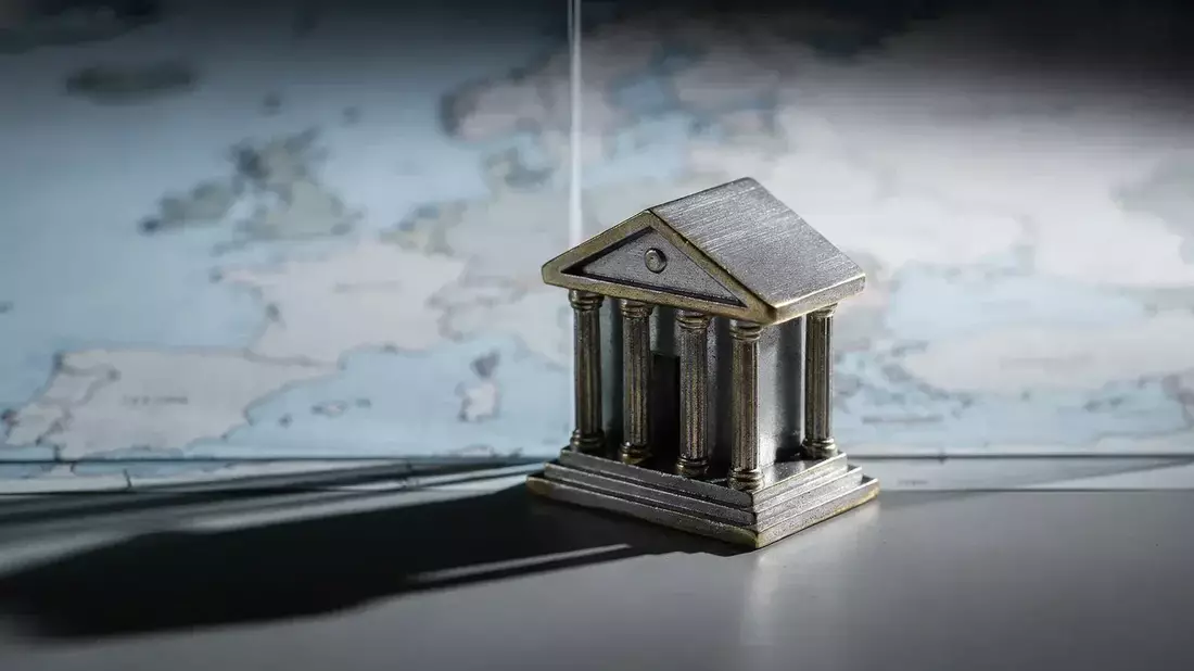 Commerzbank Stock: €36.46 Support Key in UniCredit Takeover Battle