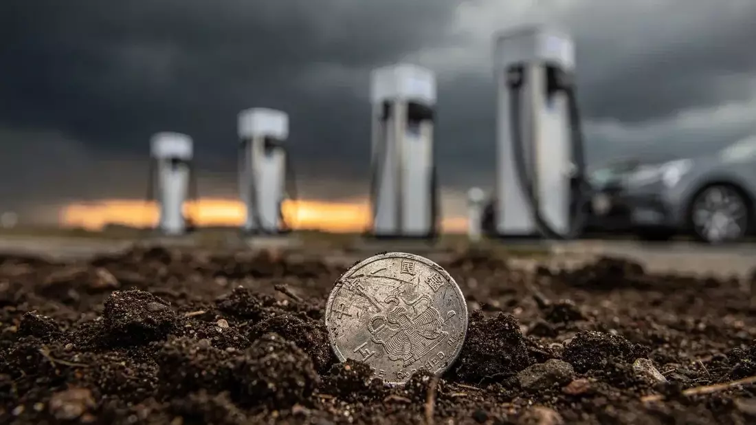 BYD recupera el trono mundial de vehículos eléctricos y sube precios en India