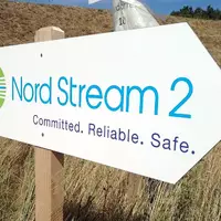Hinweisschild Nord Stream 2 (Archiv) - Foto: via dts Nachrichtenagentur