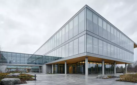 Novo Nordisk A/S (DK0062498333): nordisches Forschungszentrum mit Glasfassade und klaren skandinavischen Linien - Foto: THN