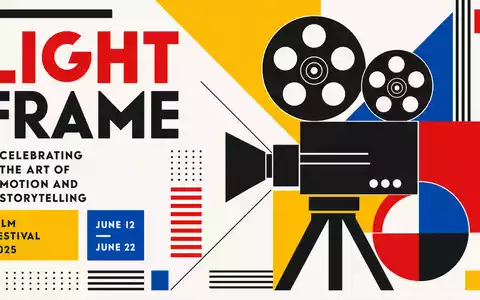 Disney US9314271084 als Bauhaus-Poster mit geometrischen Formen und Filmkamera in kühnen Primärfarben - Foto: THN