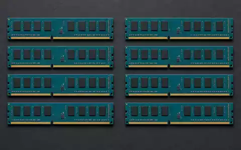 Micron Technology US5951121038 DDR Speichermodule geometrisch und sauber als Flatlay Produktfoto angeordnet - Foto: THN