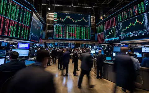Micron Technology US5951121038 NASDAQ Börsenparkett mit digitalen Kursanzeigen als dynamisches Editorial Foto - Foto: THN