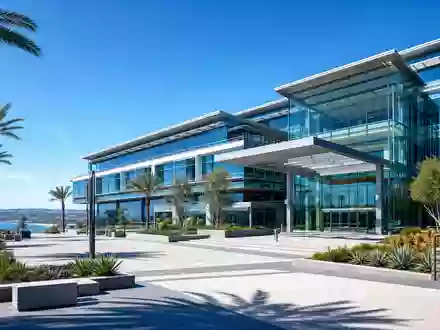 Qualcomm US7475251036 modernes Konzernhauptquartier Glas Stahl Campus San Diego sonnige Küstenarchitektur Palmen - Foto: THN