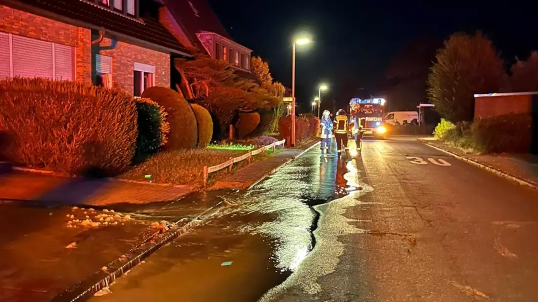FW-Schermbeck: Wasserrohrbruch - Bild: presseportal.de