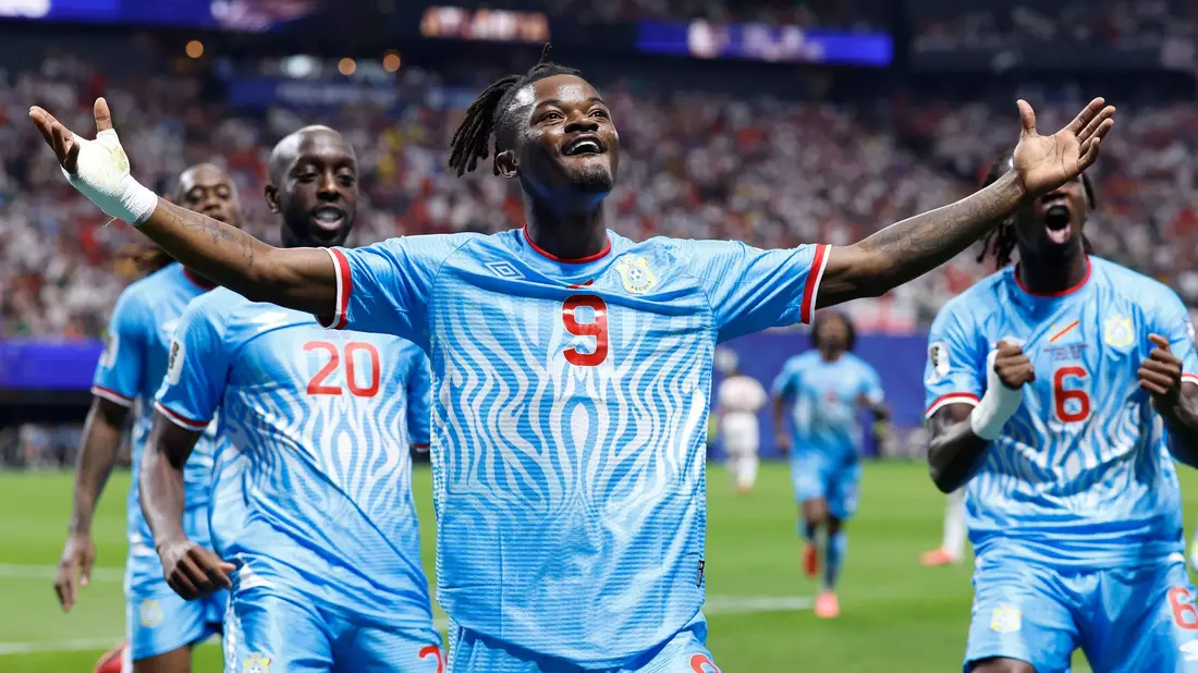 Brian Cipenga bejubelt sein Tor zum 1:0. - Bild: Butch Dill/AP/dpa