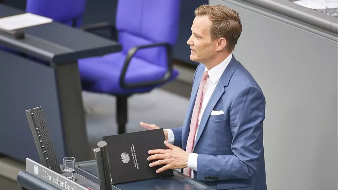 Streeck will Verbot von süßen Vape-Aromen