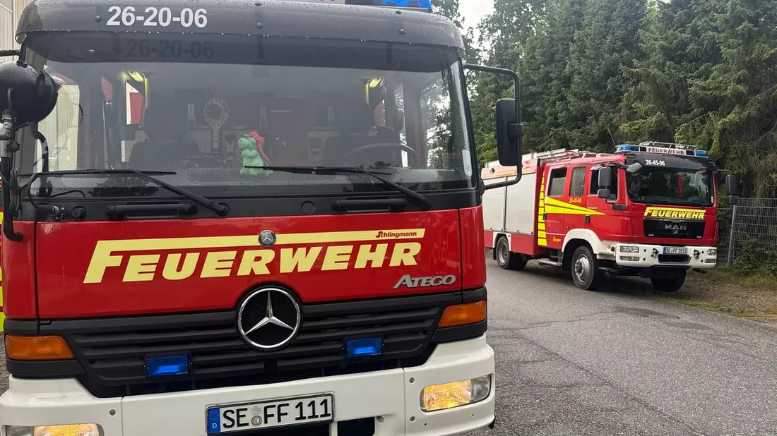 FW-SE: Feuer im Dachbereich einer Industriehalle - Bild: presseportal.de