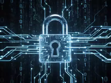 Leuchtendes digitales Schloss mit Netzwerklinien und Binärcode, symbolisiert Cybersicherheitsrisiken und Anmeldedaten-Schwachstellen. - Foto: über boerse-global.de